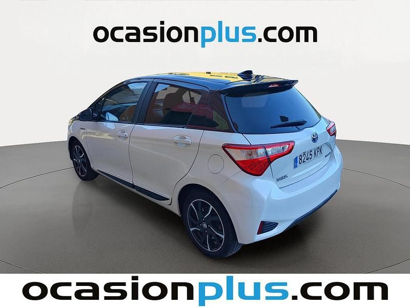 Usado Toyota Yaris Hybrid 100 CV (73 kW) 2018 Blanco