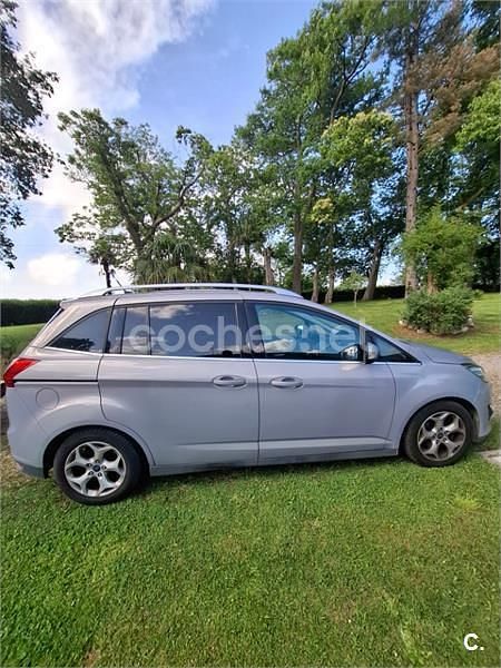 Usado Ford Grand C-Max Trend 105 CV (77 kW) 2011 Gris / plata Monovolumen