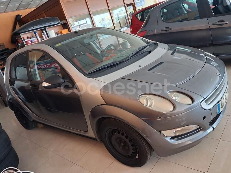 Usado Smart ForFour Pulse 95 CV (69 kW) 2004 Gris / plata Utilitario