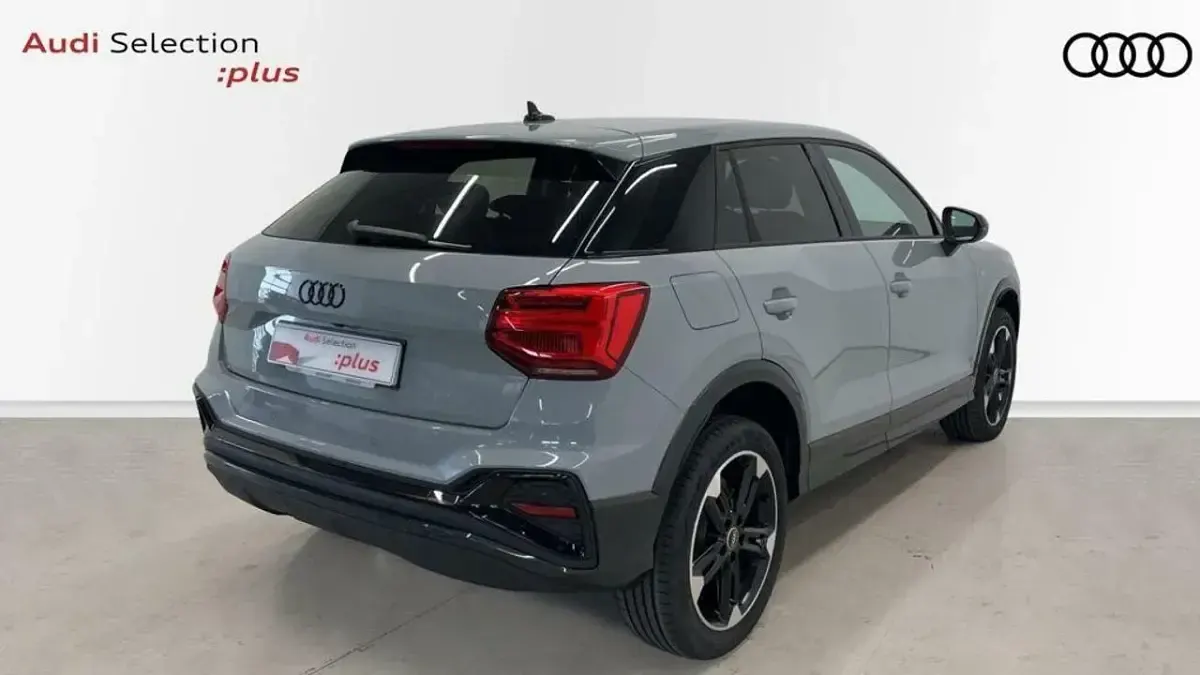 Usado Audi Q2 S-Line 116 CV (85 kW) 2023 Gris SUV