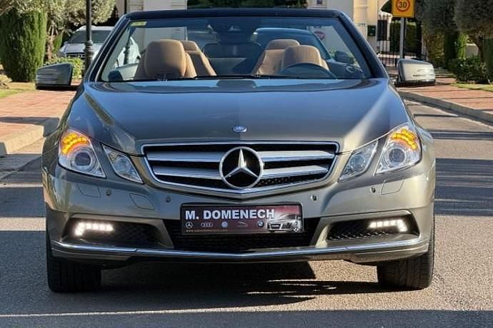 Usado Mercedes E200 184 CV (135 kW) 2010 Amarillo Descapotable