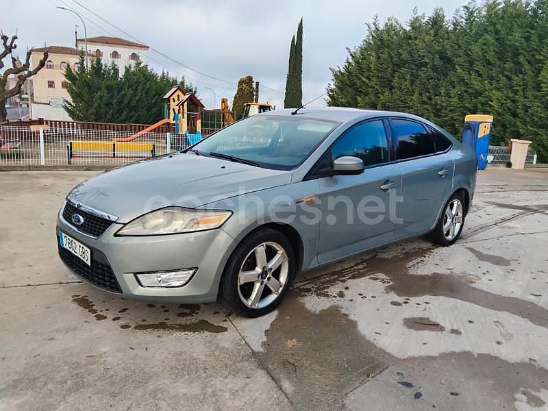 Usado Ford Mondeo Ambiente 125 CV (91 kW) 2009 Gris / plata Berlina