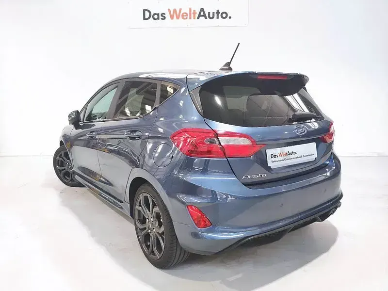Usado Ford Fiesta ST-Line 140 CV (102 kW) 2020 Gris / plata Utilitario