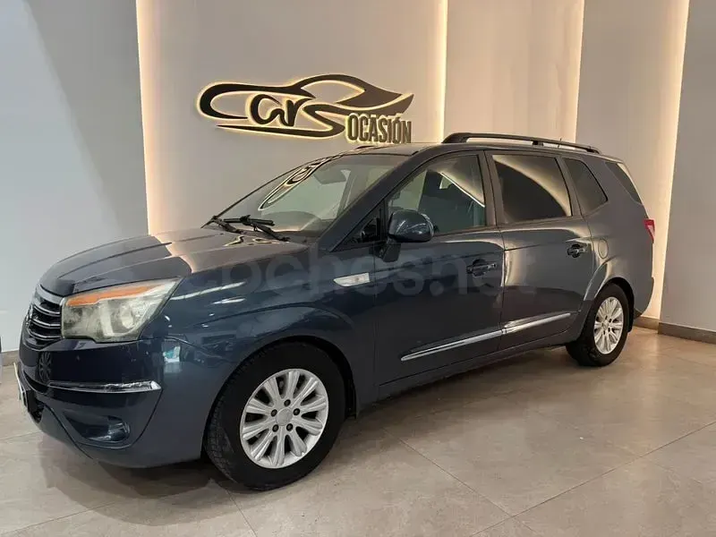 Usado SsangYong Rodius 155 CV (114 kW) 2014 Azul Monovolumen