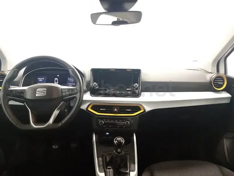 Usado Seat Arona Style 115 CV (84 kW) 2025 Blanco SUV