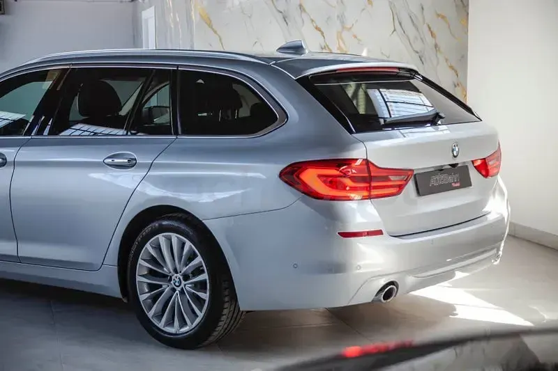 Usado BMW 520 Luxury Line 190 CV (139 kW) 2017 Gris / plata Familiar