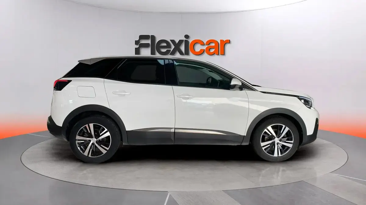 Usado Peugeot 3008 Allure 131 CV (96 kW) 2019 Blanco SUV