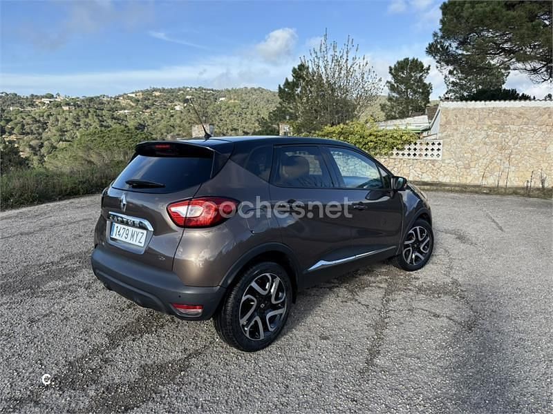 Usado Renault Captur Zen 120 CV (88 kW) 2014 Marrón SUV