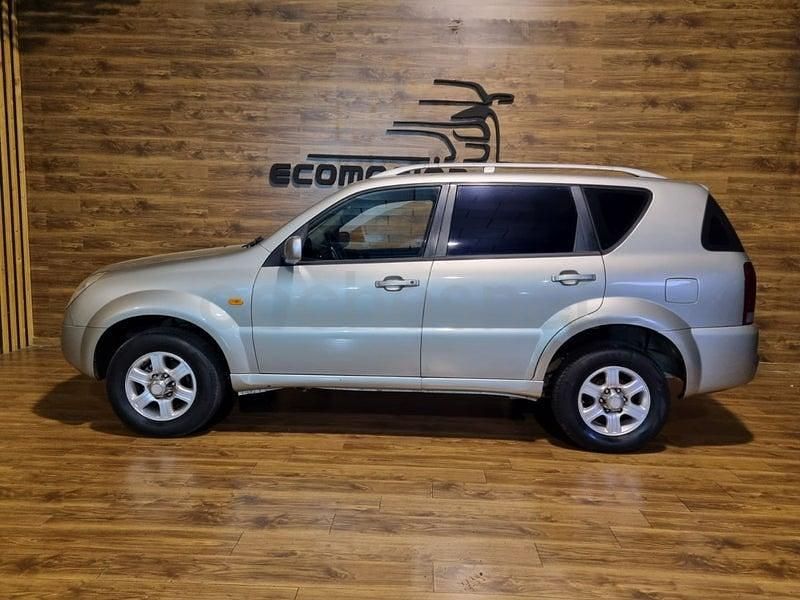Usado Ssangyong (KGM) Rexton 120 CV (88 kW) 2004 Gris / plata SUV