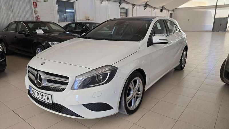Usado Mercedes A180 Edition 122 CV (89 kW) 2013 Blanco Utilitario