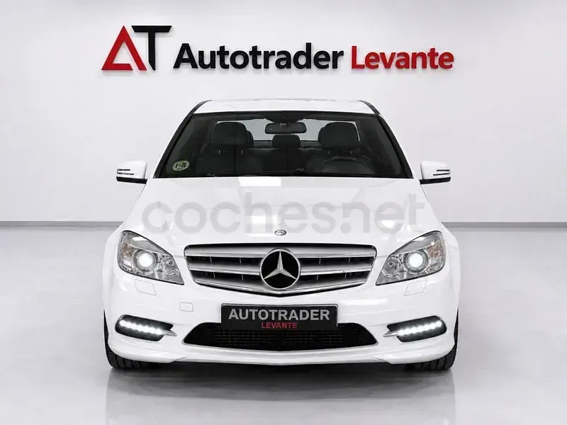 Usado Mercedes C220 Avantgarde 170 CV (125 kW) 2011 Blanco Berlina