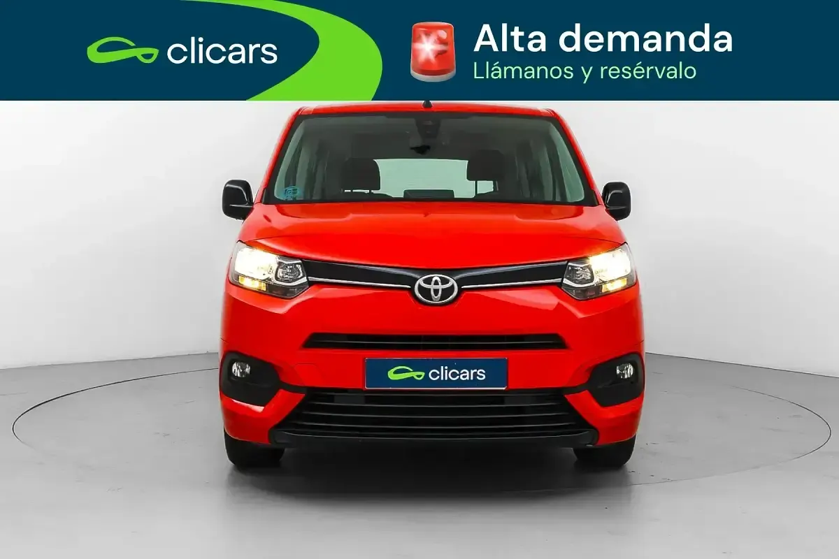 Usado Toyota Proace Verso Active 130 CV (95 kW) 2024 Rojo Familiar