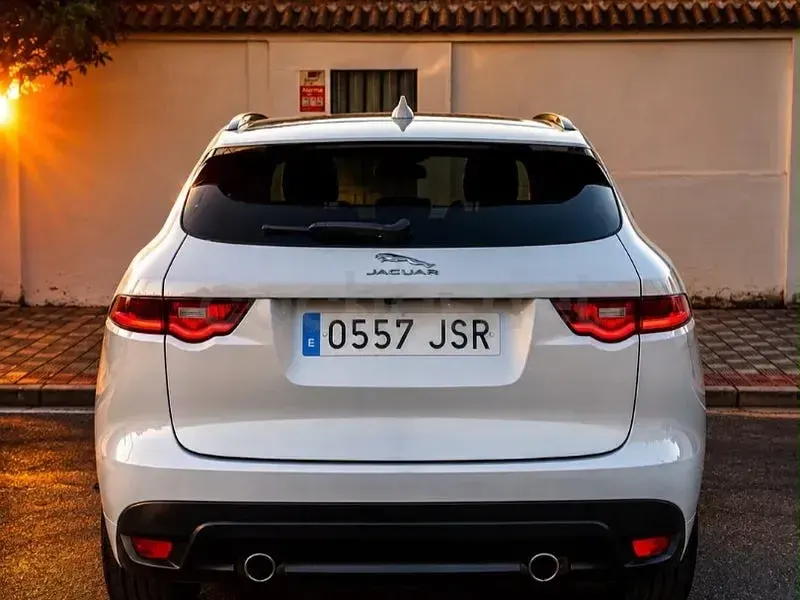 Usado Jaguar F-Pace R-Sport 300 CV (220 kW) 2016 Blanco SUV