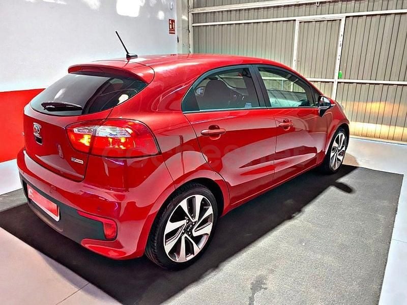 Usado Hyundai ix20 90 CV (66 kW) 2013 Rojo Utilitario