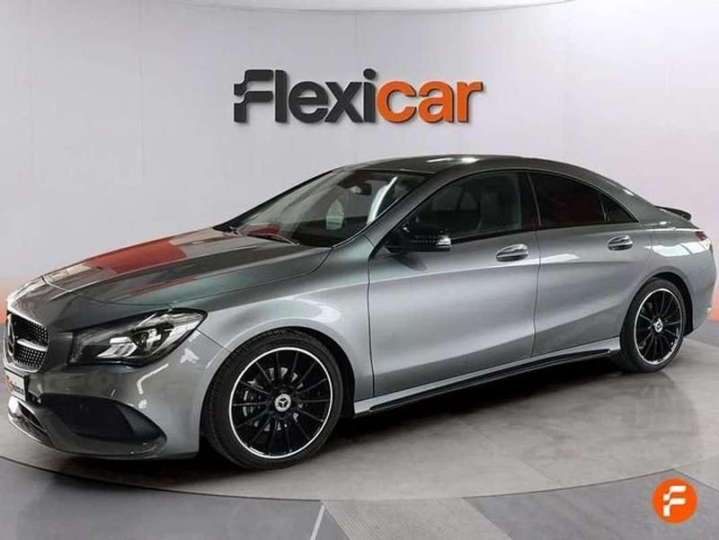 Usado Mercedes CLA200 156 CV (114 kW) 2018 Gris Berlina