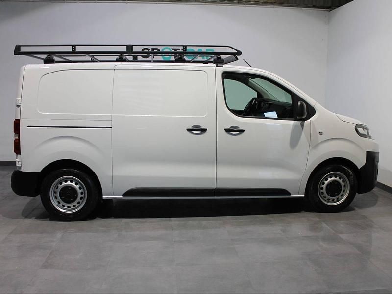 Usado Citroën Jumpy 120 CV (88 kW) 2022 Blanco Monovolumen