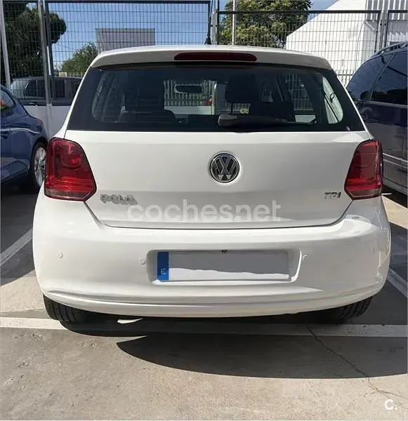 Usado VW Polo Advance 75 CV (55 kW) 2013 Blanco Utilitario