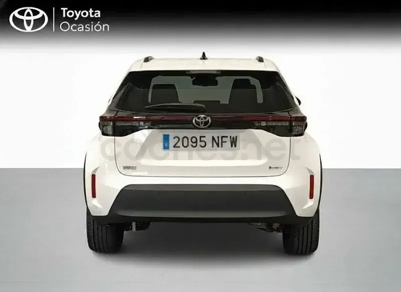 Usado Toyota Yaris Cross Active 130 CV (95 kW) 2025 Blanco SUV