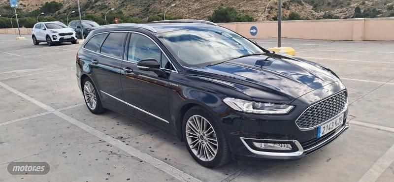 Usado Ford Mondeo Vignale 240 CV (176 kW) 2018 Negro Familiar