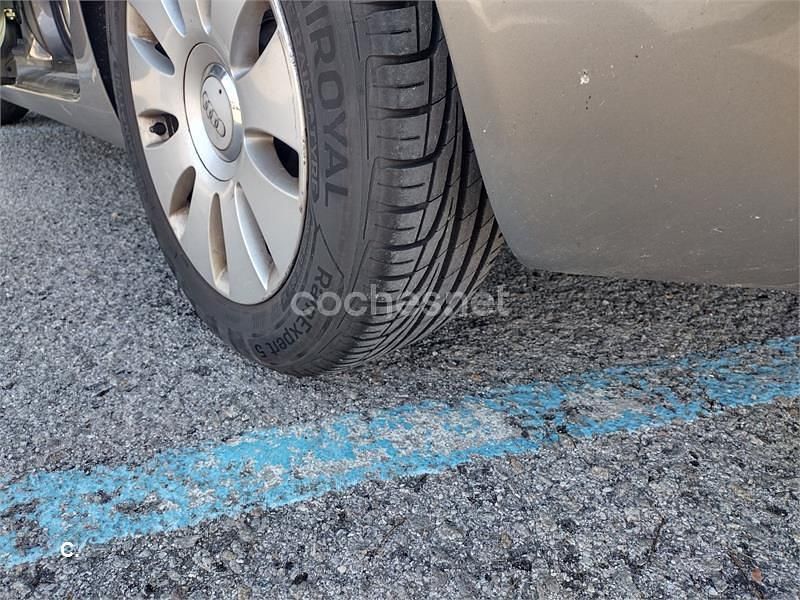 Usado Audi A6 140 CV (102 kW) 2006 Beige Berlina