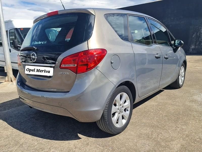 Usado Opel Meriva Selective 95 CV (69 kW) 2014 Beige Monovolumen