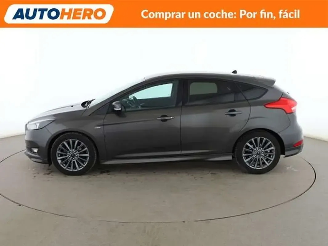 Usado Ford Focus ST-Line 125 CV (91 kW) 2018 Gris Utilitario