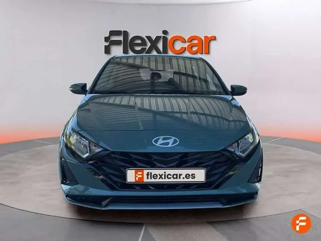 Usado Hyundai i20 101 CV (74 kW) 2024 Verde Utilitario