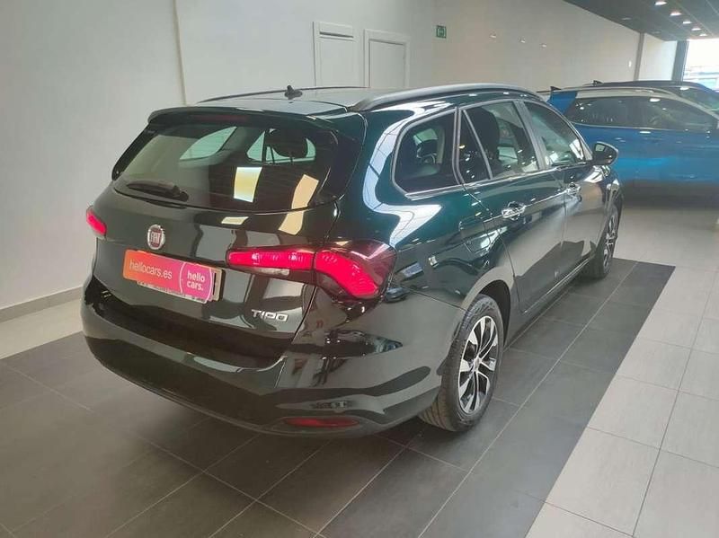Usado Fiat Tipo Mirror 95 CV (69 kW) 2019 Verde Familiar