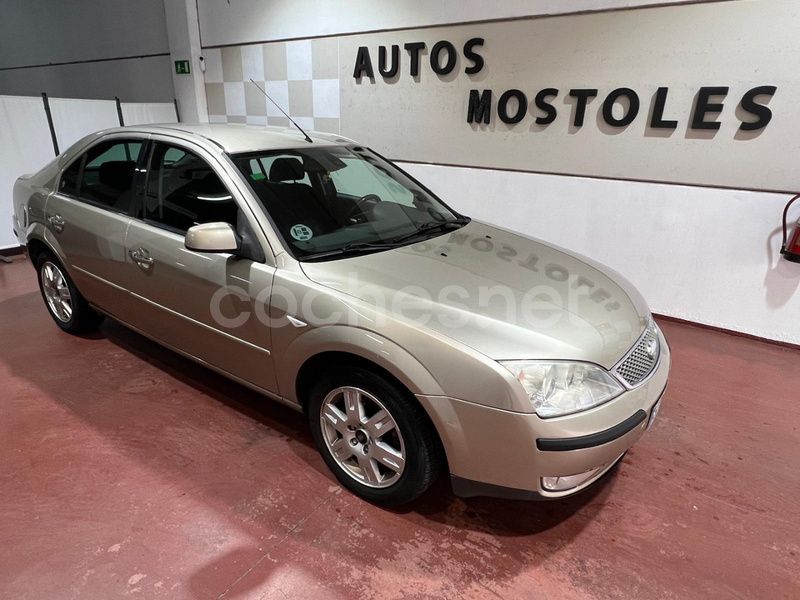 Beige Usado 2003 Ford Mondeo Ghia Berlina | 3495 € (Precio justo) - Imagen 1/4