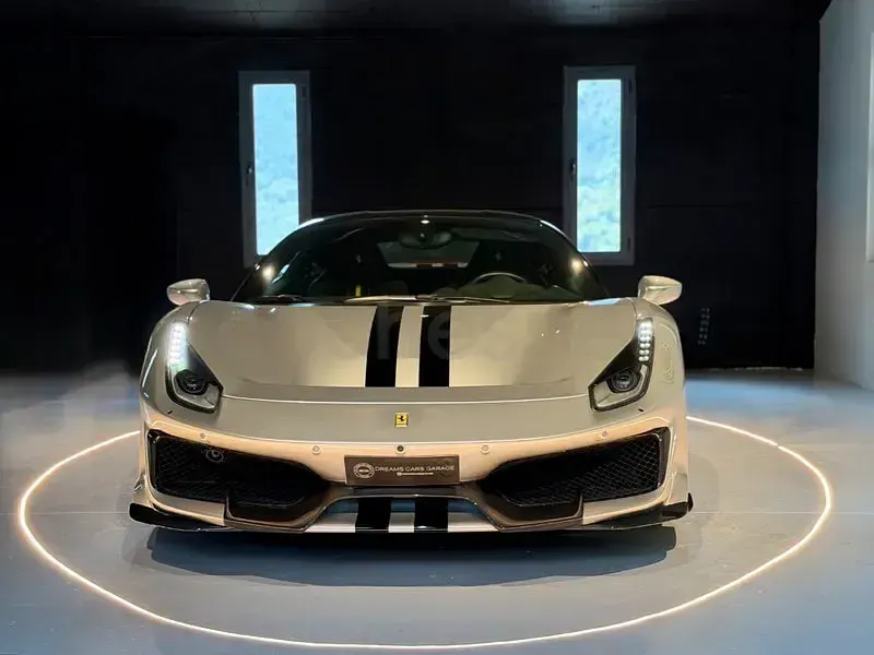 Usado Ferrari 488 720 CV (529 kW) 2019 Gris / plata Coupe