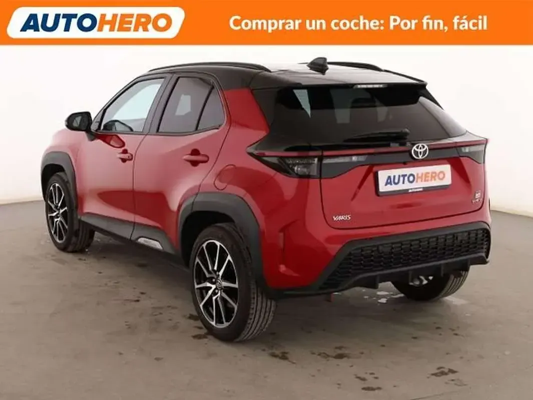 Usado Toyota Yaris Cross Sport 131 CV (96 kW) 2024 Rojo SUV