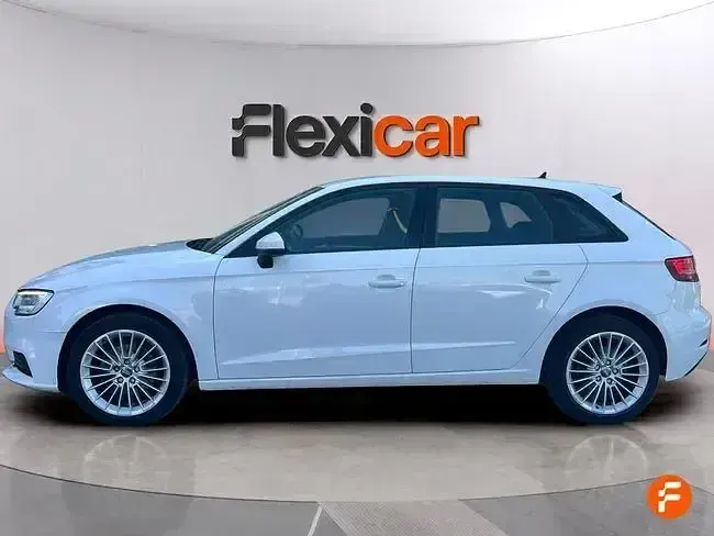 Usado Audi A3 116 HP (85 kW) 2019 Branco Sedan