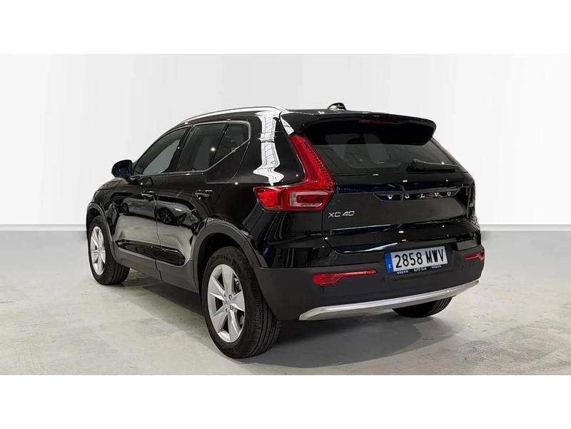 Usado Volvo XC40 Core 163 HP (119 kW) 2024 Preto SUV