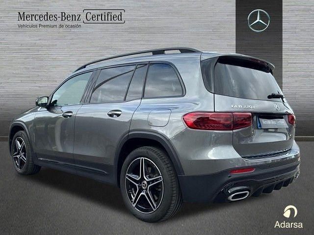 Usado Mercedes GLB220 190 CV (139 kW) 2024 Gris montaña SUV