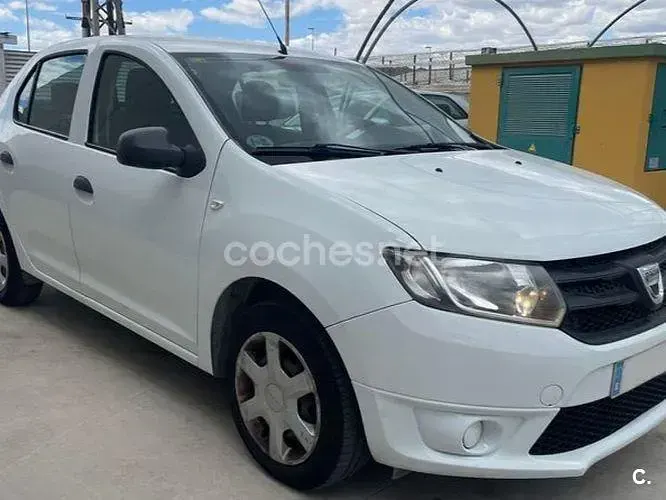 Usado Dacia Logan Ambiance 75 CV (55 kW) 2014 Blanco Berlina