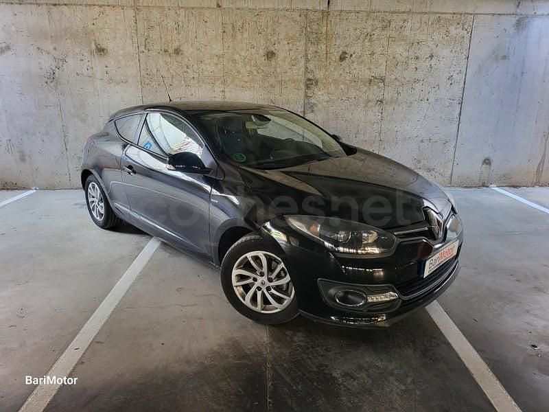 Usado Renault Mégane LIMITED 115 CV (84 kW) 2015 Negro Berlina