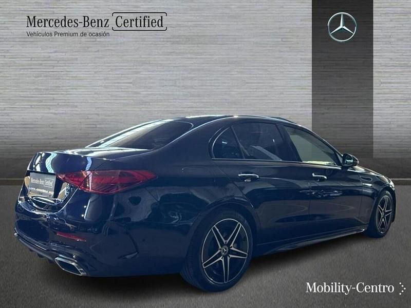 Usado Mercedes C220 AMG line 200 CV (147 kW) 2022 Cavansitblau  metallic paint Berlina