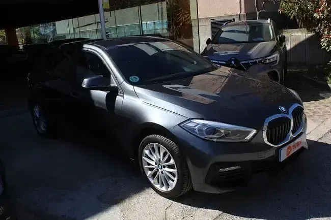 Usado BMW 118 136 CV (100 kW) 2021 Gris Utilitario