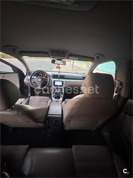 Usado VW Passat Sportline 140 CV (102 kW) 2007 Negro Berlina