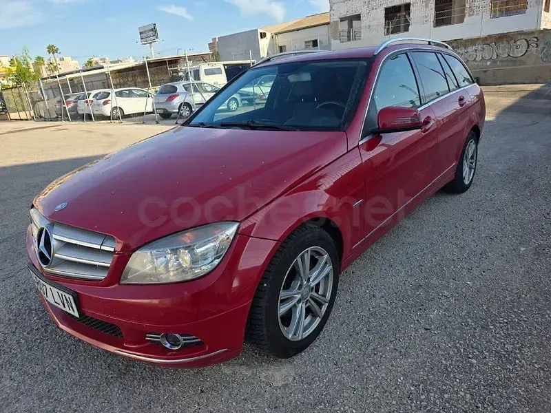 Usado Mercedes C200 Avantgarde 184 CV (135 kW) 2011 Granate Familiar