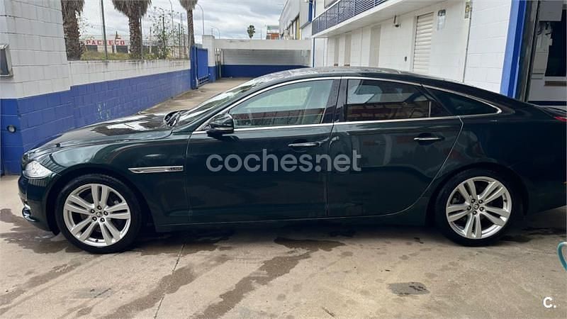 Usado Jaguar XJ Premium Luxury 275 CV (202 kW) 2011 Verde Berlina