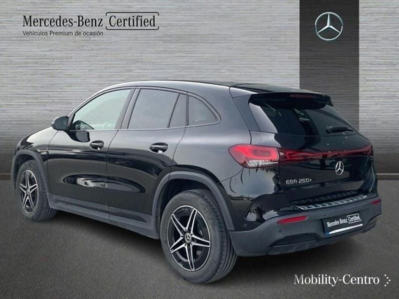 Usado Mercedes EQA250+ AMG line 139 kW (190 CV) 2024 Negro cosmos met SUV
