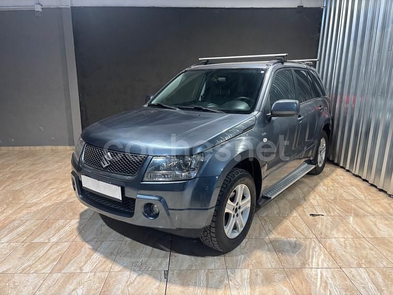 Gris / plata Usado 2006 Suzuki Grand Vitara SUV | 8400 € (Precio justo) - Imagen 1/4