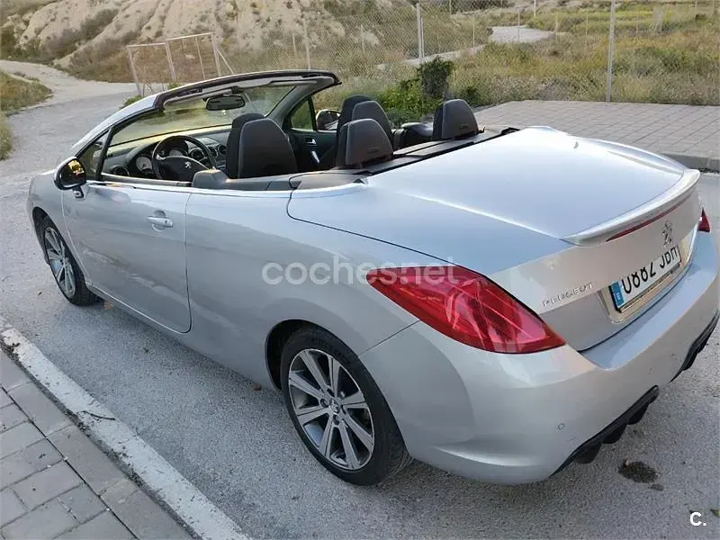 Usado Peugeot 308 CC Active 115 CV (84 kW) 2014 Gris / plata Descapotable