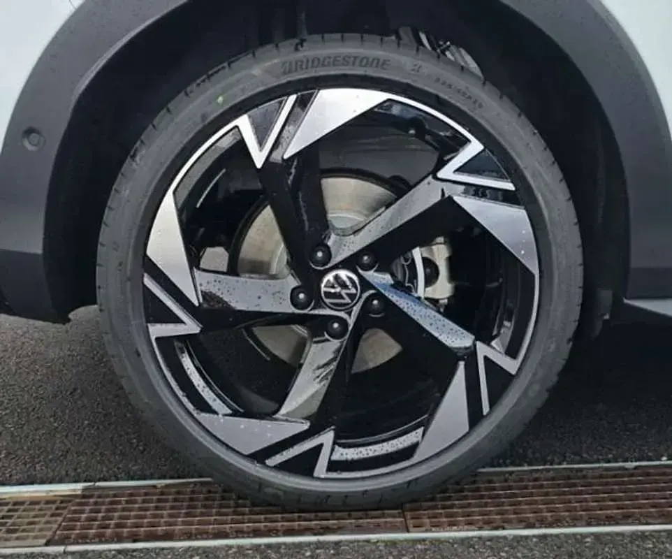 Usado VW T-Roc R-line 150 CV (110 kW) 2025 Blanco SUV