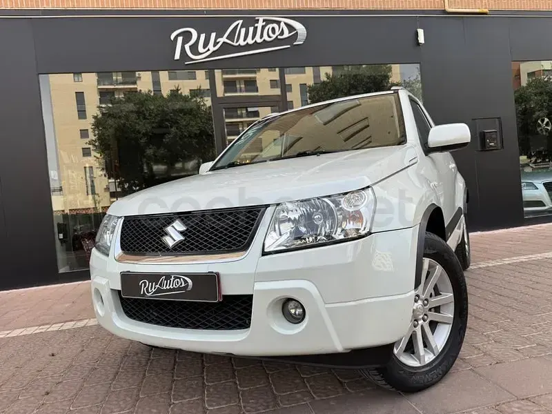 Usado Suzuki Grand Vitara 106 CV (77 kW) 2007 Blanco SUV