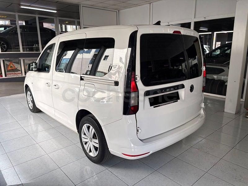 Usado VW Caddy 122 CV (89 kW) 2022 Blanco Monovolumen