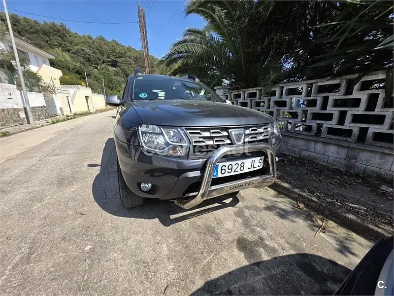 Usado Dacia Duster Lauréate 125 CV (91 kW) 2016 Negro SUV