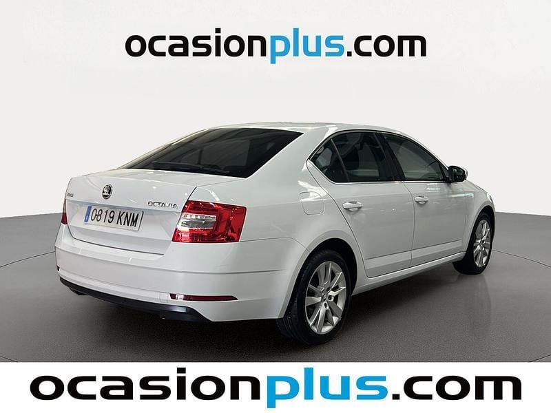 Usado Skoda Octavia 150 CV (110 kW) 2018 Blanco Berlina