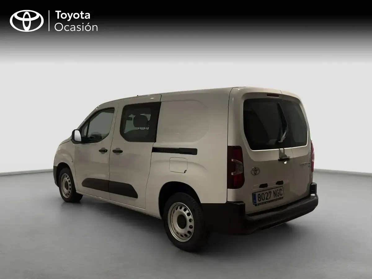 Usado Toyota Proace City City 102 CV (75 kW) 2025 Blanco Monovolumen